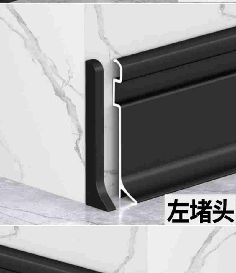 谭新萍在萍乡武功山花涧里蔬菜大棚学习先进种植经验。人民网 涂诗轩摄